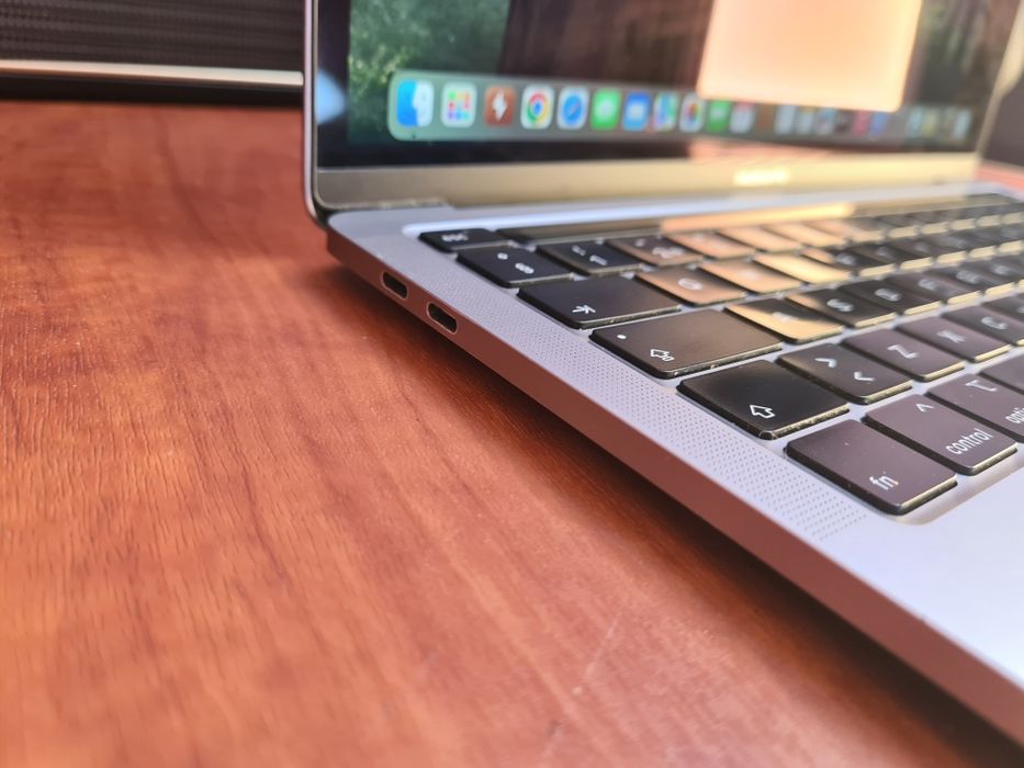 Apple MacBook Pro a2289 8/256 2020