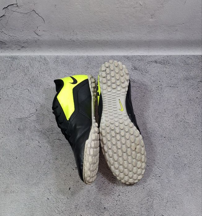 Сороконожки Nike Bomba 2 футбольные копочки Mercurial Vapor