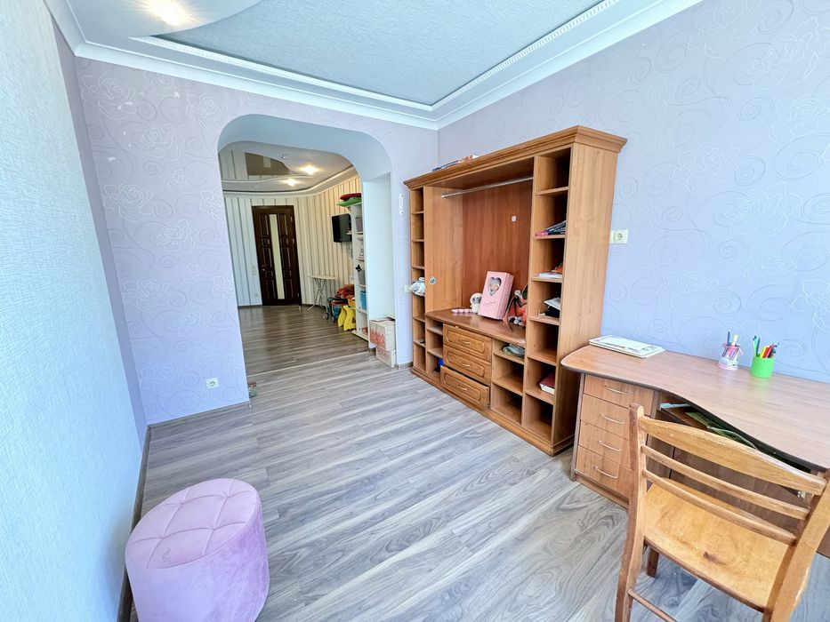 Продається 3х кімнатна квартра 105м2, вул. Дружби Народів 228а