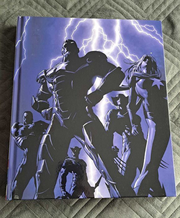 Livro Ultimate Marvel de Dk - Inglês - Capa Dura - Novo!