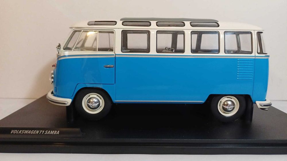 1/18 VW T1 Pão de forma Samba az - Solido