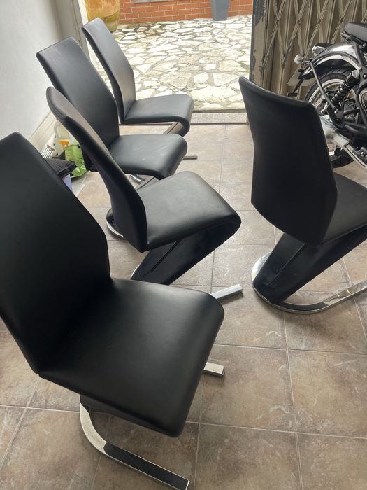 Cinco cadeiras cozinha