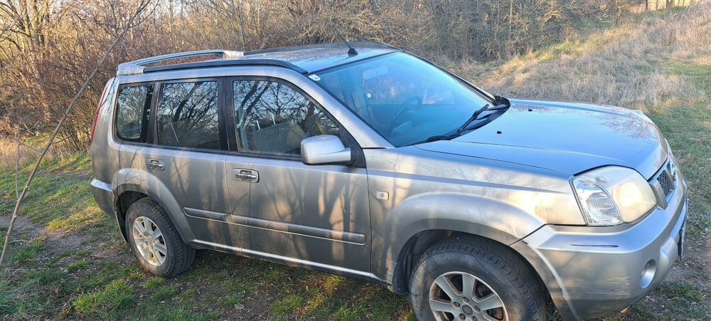 Nisan X-Treil, 4×4.