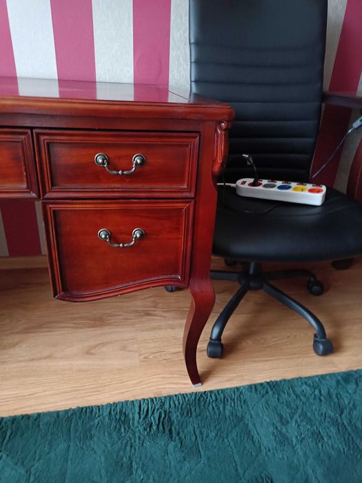 biurko  ludwikowskie gabinetowe  , kolor antyczny orzech średni połysk