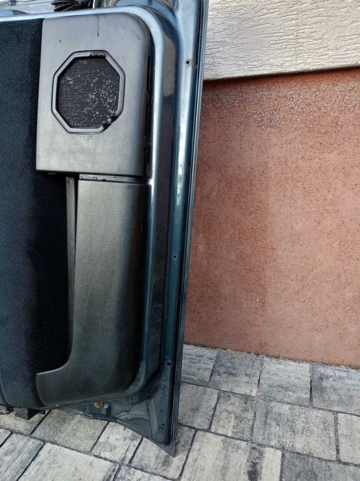 Przednie drzwi VW Passat B3 sedan kompletne, proste, zdrowe, elektryczne szyby i lusterka.