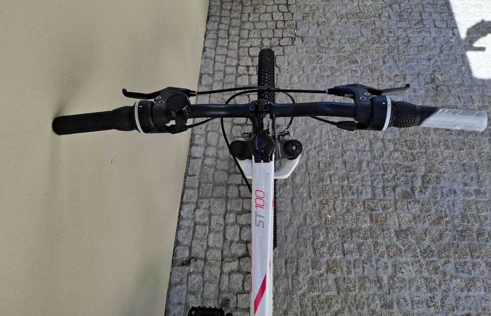 Bicicleta BTT Rockrider ST 100 Branca