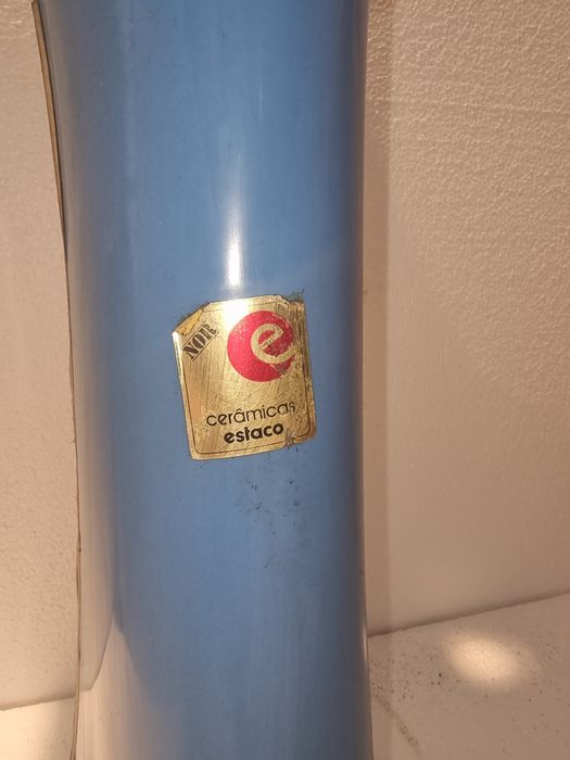 Lavatório de coluna casa de banho