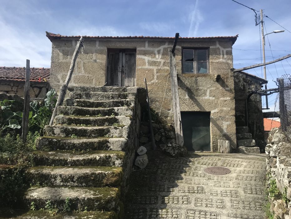 Vendo este Imovel para Restauro