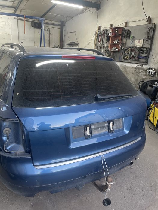 Klapa bagaznika a4 b6 LZ5C