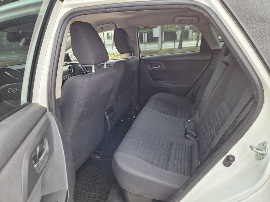 Toyota Auris Hybrid LPG Hybryda z Gazem Wynajem Wypożyczalnia Łódź Gór