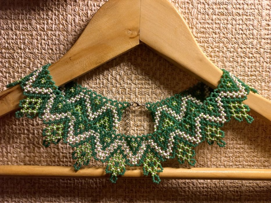 Намисто ручної роботи з чеського бісеру, кольє на шию