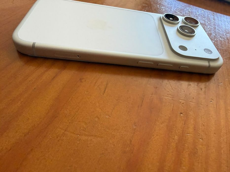Iphone 17 pro silver