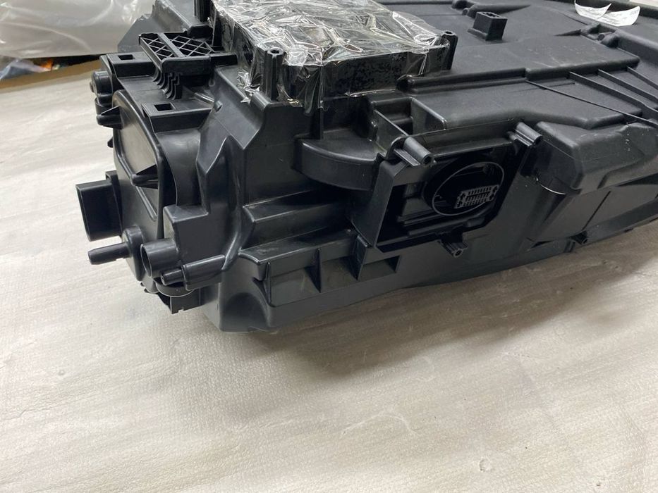 Porsche macan 95b рестайл фара права матрікс 94b941010ar