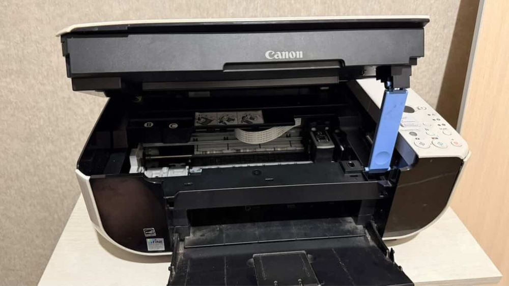 Принтер canon.