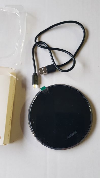 Telefon Motorola g13 4/128GB etui ładowarka indukcyjna