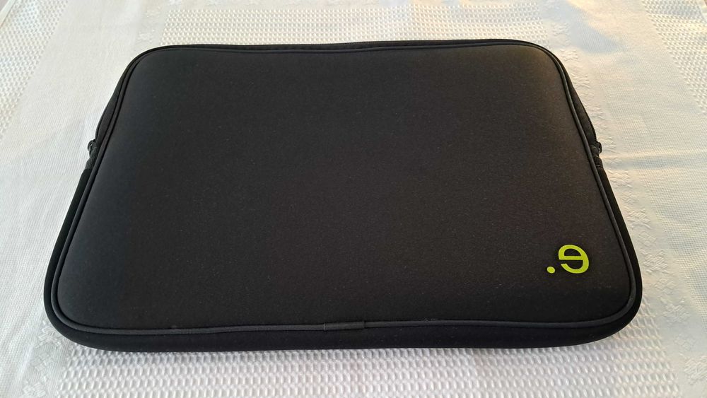 Capa protetora para computador portátil até 15”