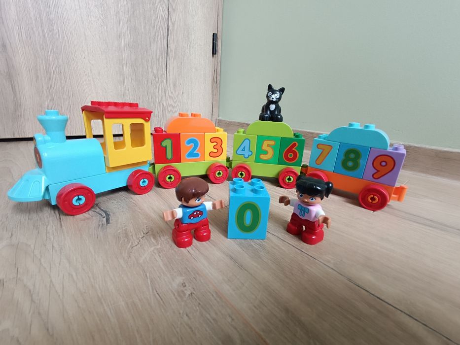 46. 2 zestawy LEGO Duplo 10930 i 10847