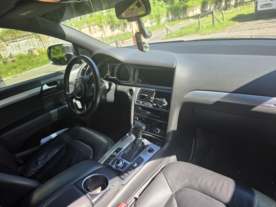 Продам Audi q7 2014