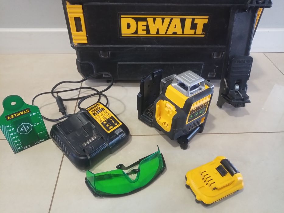 Laser DeWalt DCE 089G krzyżowy , zielony , Aku etui duży zestaw