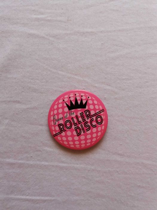 Przypinka pin Queen of the roller disco