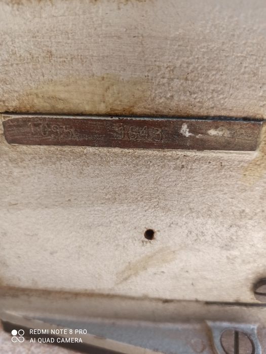 Промислова швейна машинка.