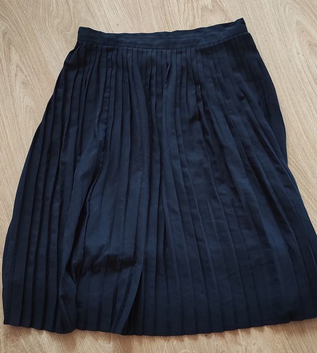 Granatowa plisowana spódnica