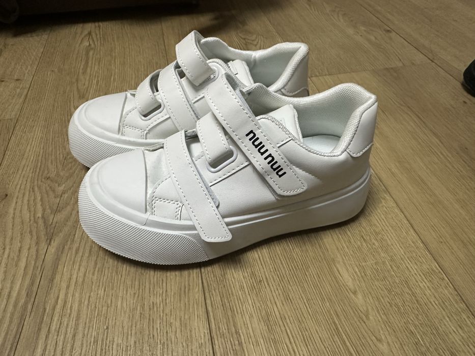 Кеди жіночі.