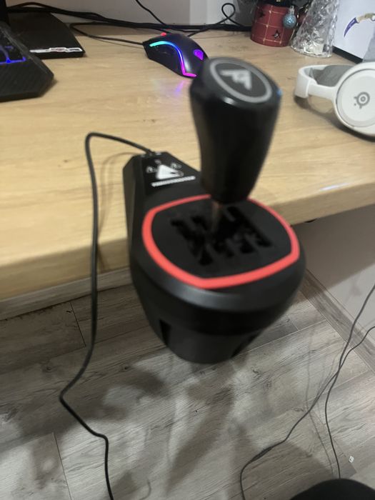 Kierownica thrustmaster t150 pro + shifter