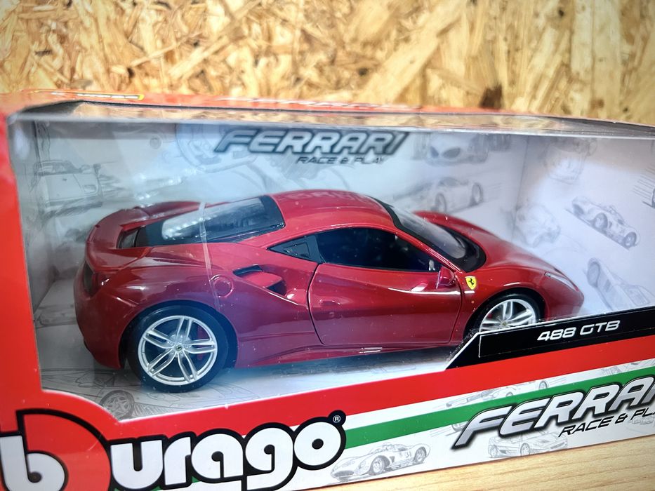 Ferrari 488 - 1:24 (Novo)