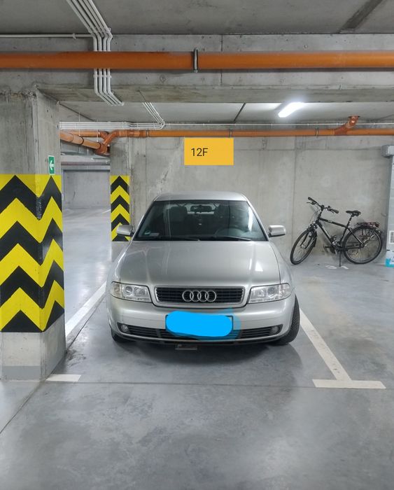 Miejsce parkingowe postojowe hala 12C,B,F  14E  ul. JASIELSKA