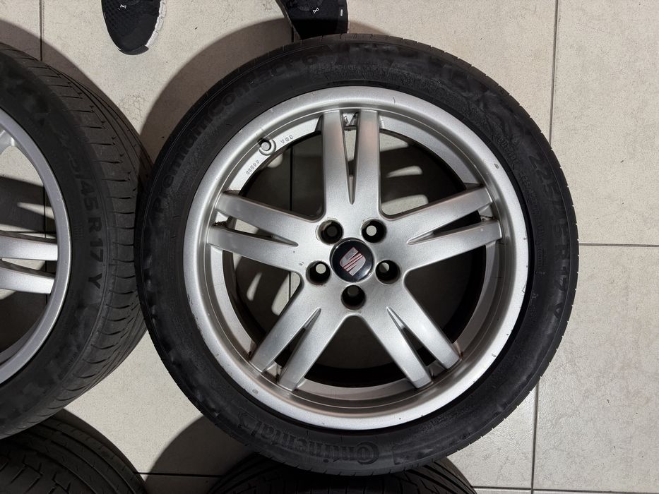 Jantes Seat R17 C/pneus 5x100