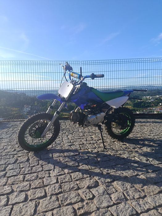 Pit bike com muita força