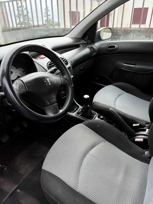 Vende se Peugeot 206