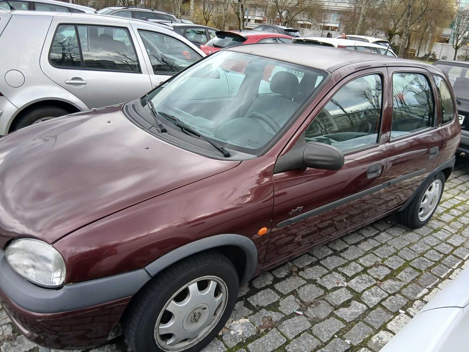 Carro em bom estado.