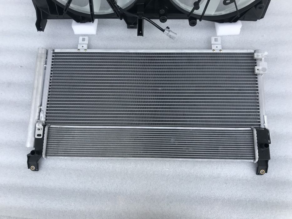 Радіатор дифузор охолодженя батареї Camry 50 55 hybrid Avalon 13-