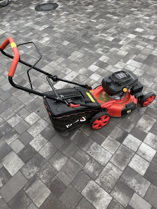 Продам газонокосарку Yato-85255
