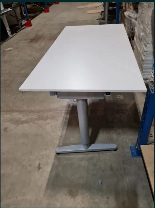 Biurko regulowane elektrycznie BEKANT /GALANT ** blat gratis**