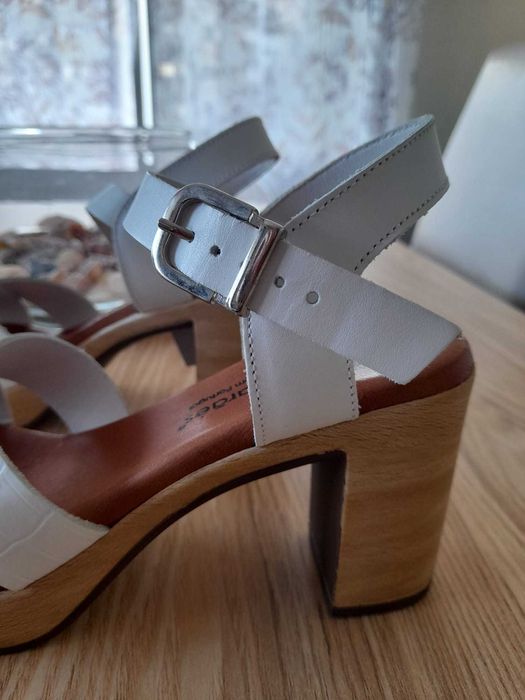 Sandálias/Sapatos Calçado Guimarães, tamanho 37, como novas