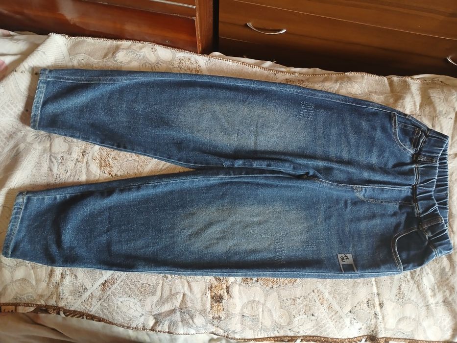 Нові класичні джинси на хлопчика