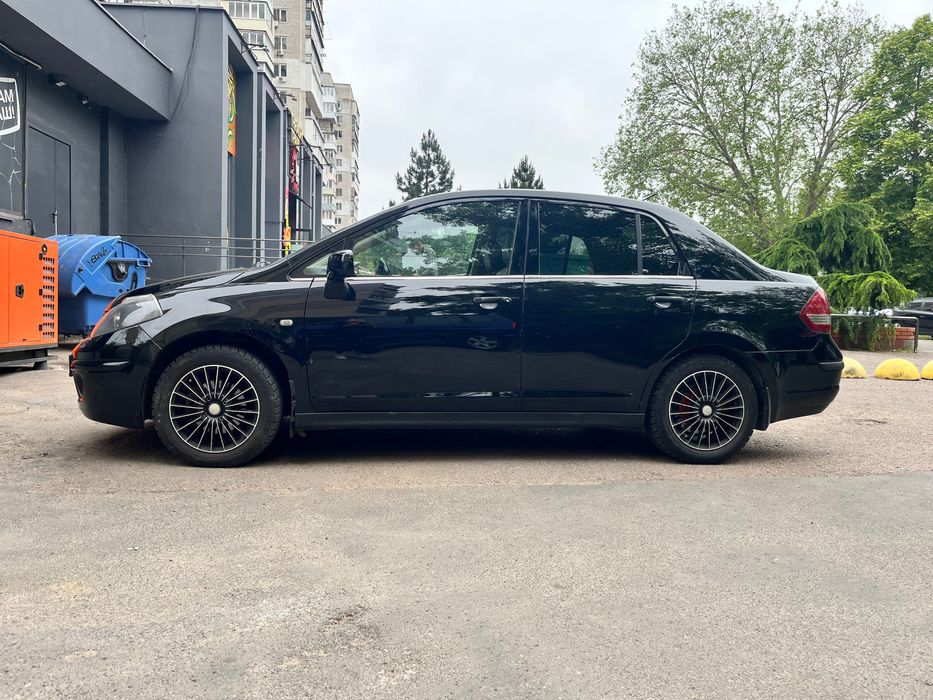 Nissan Tiida Tekna+