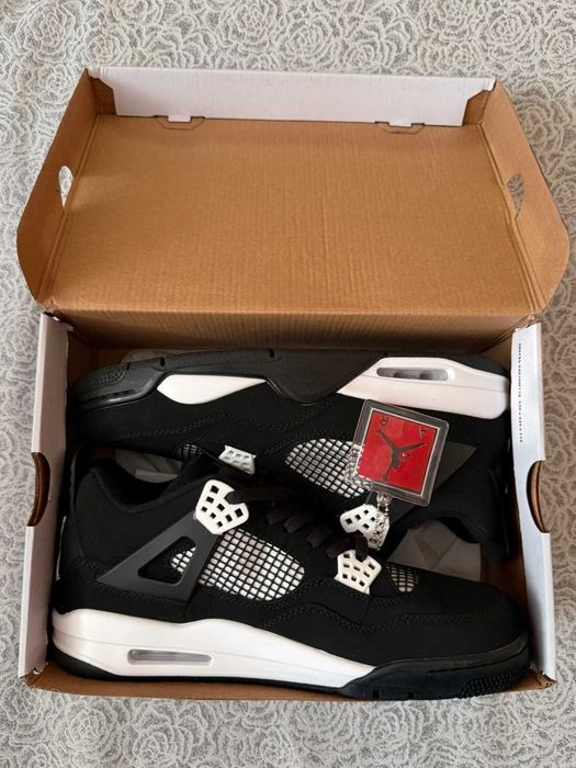 Jordan 4 Retro White Thunder R.38