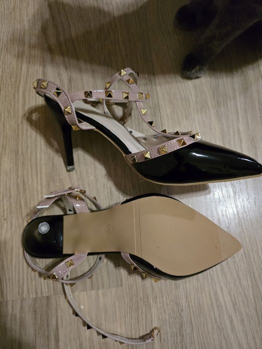 Туфли на каблуке