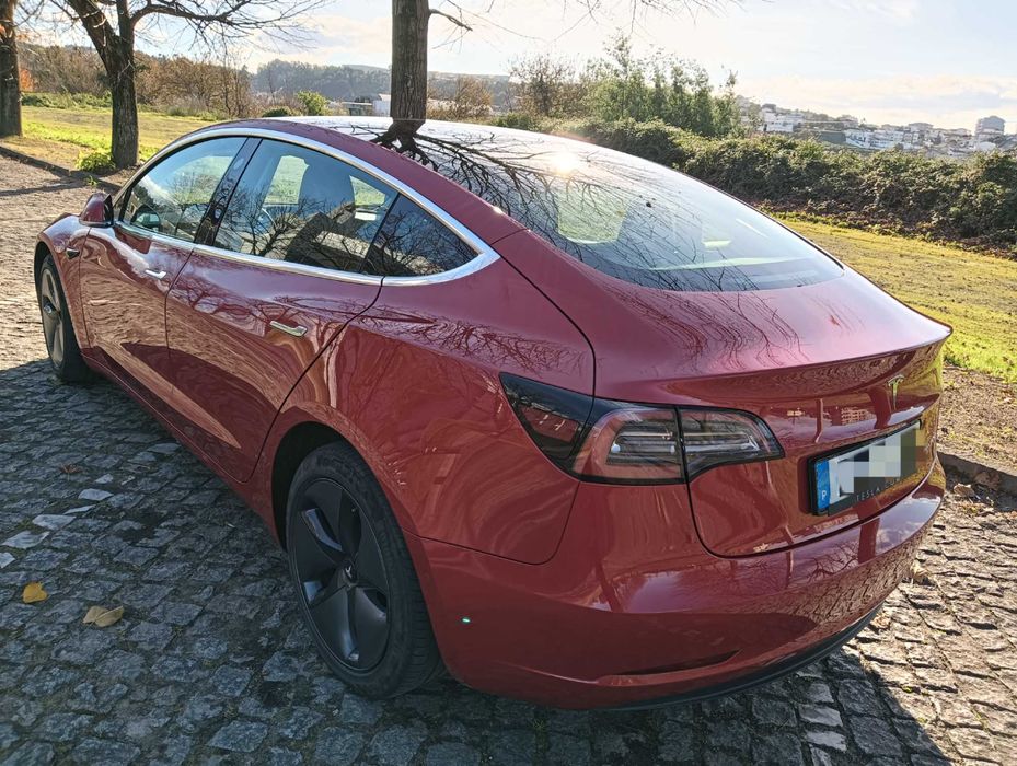 Tesla Model 3 Long Range Dual Motor (Dez. 2019) – Vermelho – IVA Dedutível