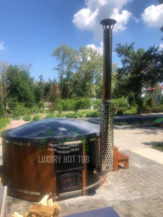 Вуличне джакузі з піччю на 6 осіб