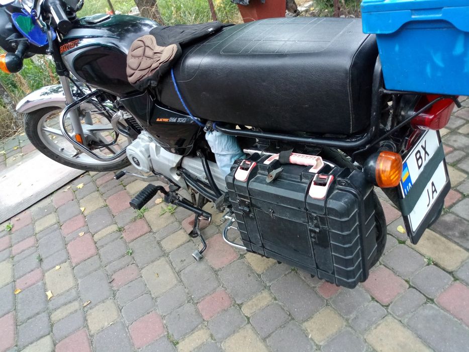 Мотоцикл Bajaj boxer BM 100es
