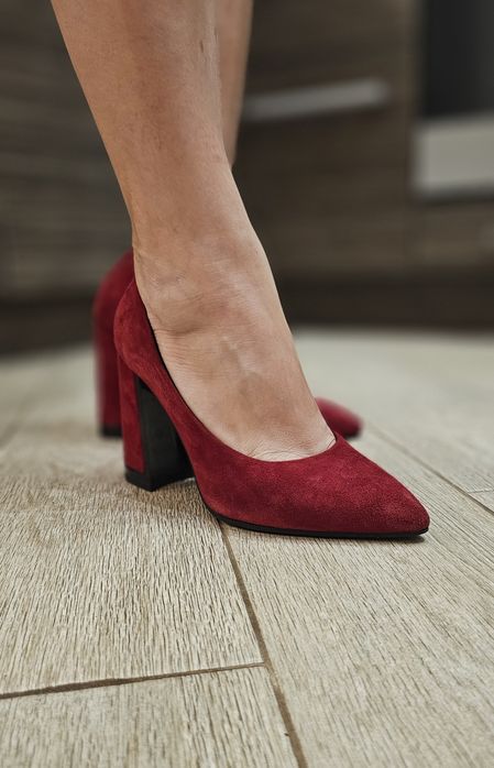 Туфлі на підборах українського виробника Nivelle.