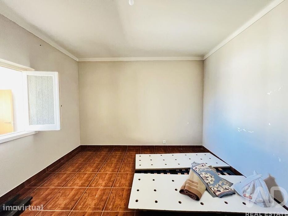 Moradia geminada T3 em Peniche de 70 m2