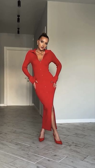 Сукня червона трикотажна довга Платье красное трикотажное с рукавами