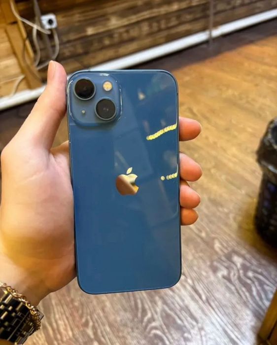Продам iPhone 13 128