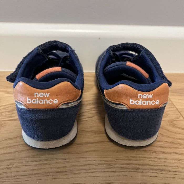 Adidasy New Balance r30